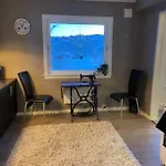 House With Garage In Lyngen 펜션 Lyngseidet