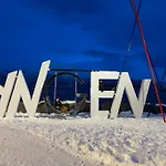 House With Garage In Lyngen 펜션