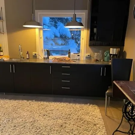 House With Garage In Lyngen Semesterbostad