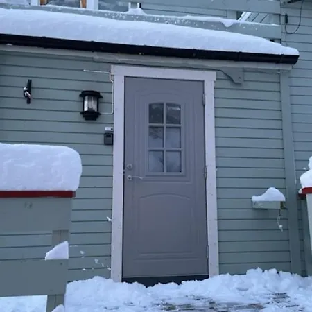 House With Garage In Lyngen *