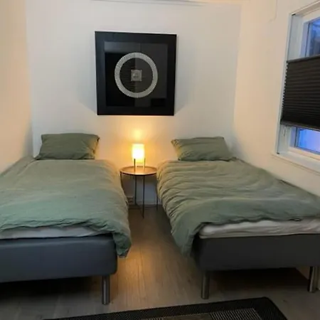 House With Garage In Lyngen *