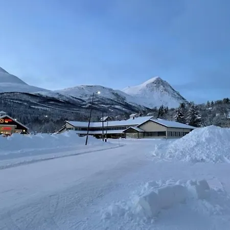 Semesterbostad House With Garage In Lyngen