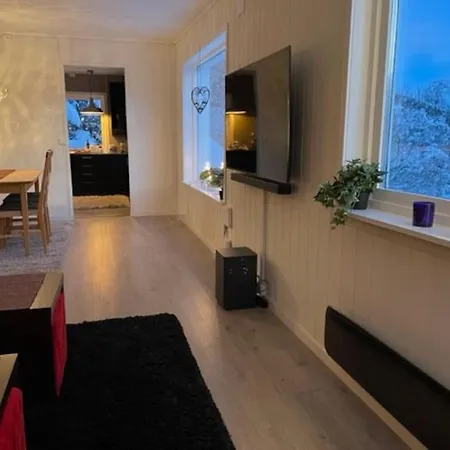 House With Garage In Lyngen *