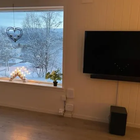 Semesterbostad House With Garage In Lyngen Lyngseidet