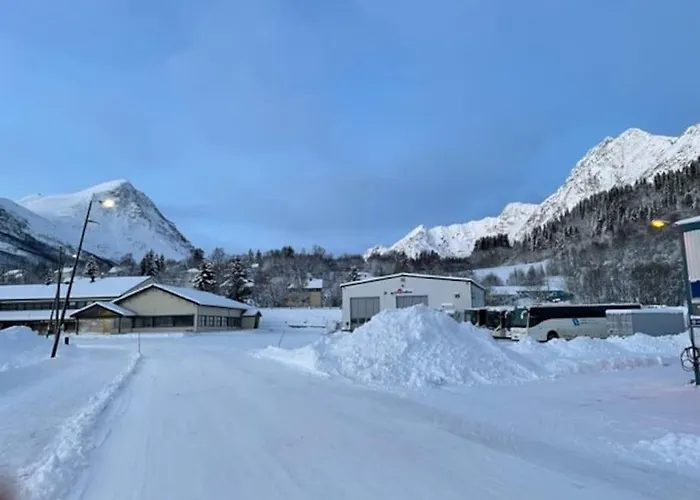 House With Garage In Lyngen