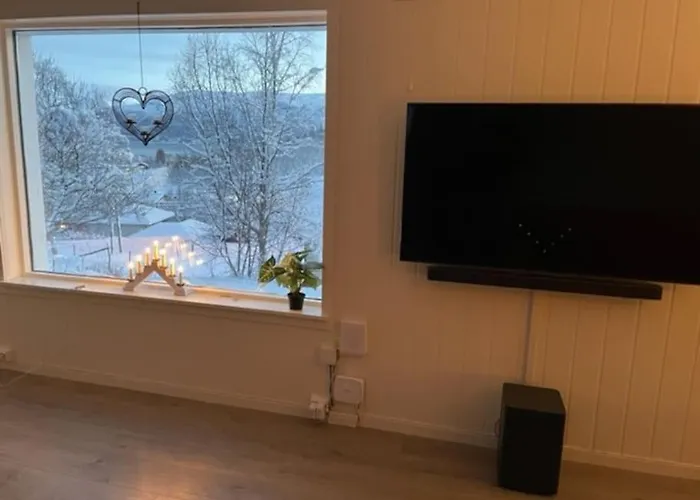 Prázdninový dům House With Garage In Lyngen Lyngseidet