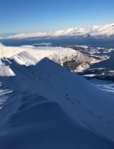 House With Garage In Lyngen *