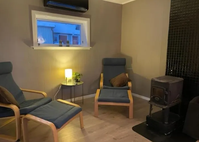 House With Garage In Lyngen Lyngseidet